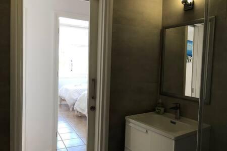 Kings Palace - Superb 2 Bed Ground Floor Apartment Pafos Exterior foto